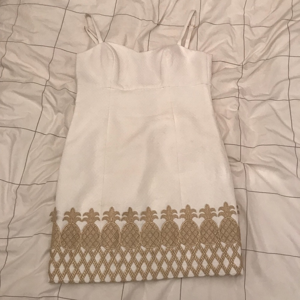 white lilly pulitzer dress w/ gold pineapple trim
